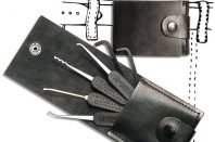 Kompakt dyrkset med bälteshållare för portabel hands-free användning